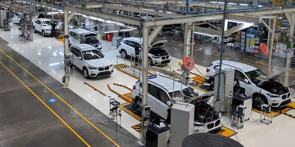 Automobile assembly line in a manufacturing plant
